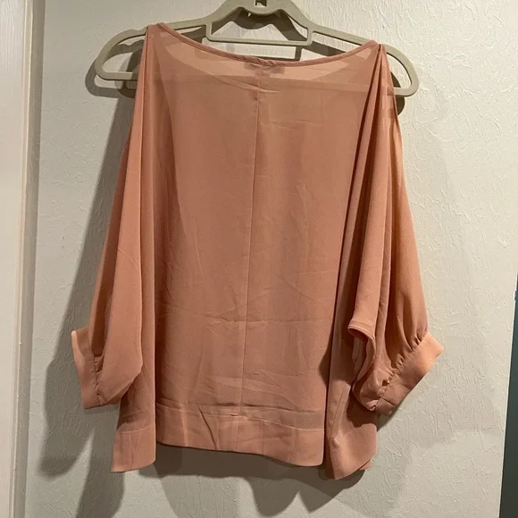 Favlux blush colored open shoulder top. Size L. NWOT. - Picture 3 of 5